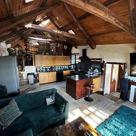 Coed Y Ddraig - Themed 3 Bedroom Cottage, With Bar & Pool Table Tregaron 외부 사진